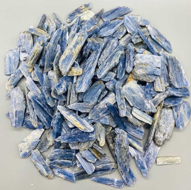 (image for) ~3# Flat of Kyanite, Blue blades